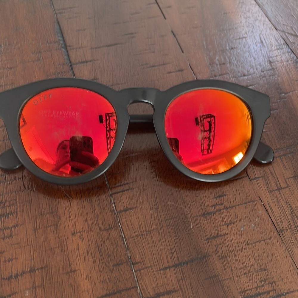 Diff Black And Red Lenses Round Sunglasses - image 3